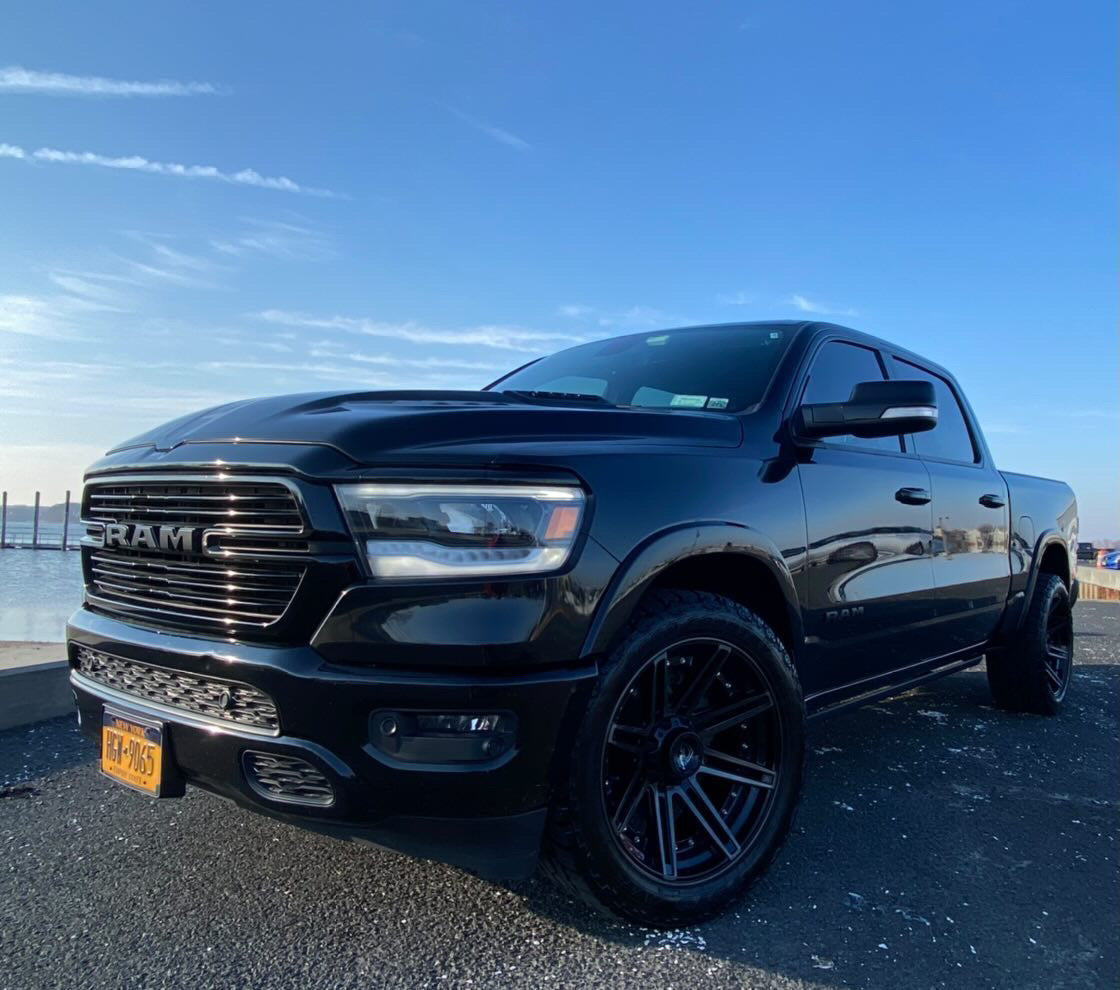 Dodge Ram 22×10 Wheels 4P08 Gen 2 and 33×12.5×22 Tires