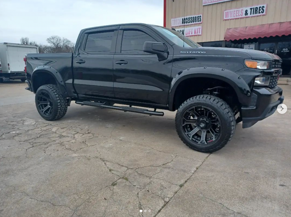 Chevrolet Silverado 22×12 Wheels 4P70 Gen 2 and 35×12.5×22 Tires