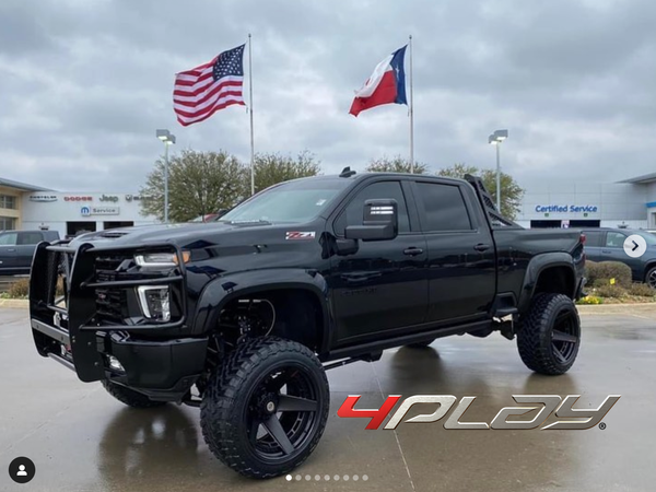 Chevrolet Silverado with 24×14 Wheels 4PF5 Forged