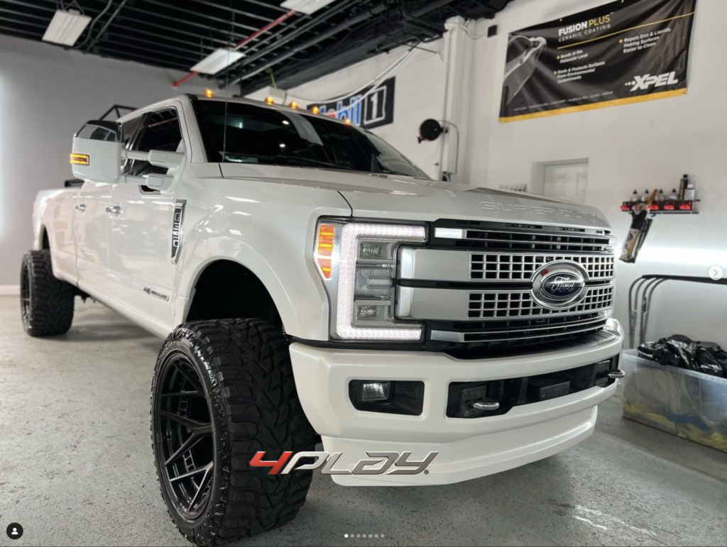 Ford F250 with 24×14 Wheels 4PF6 Forged