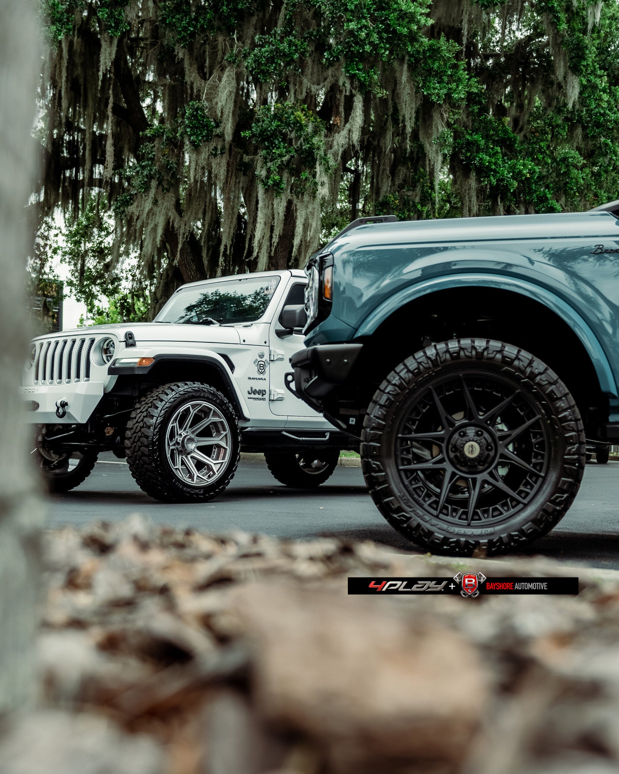 Jeep Wrangler Ford Bronco