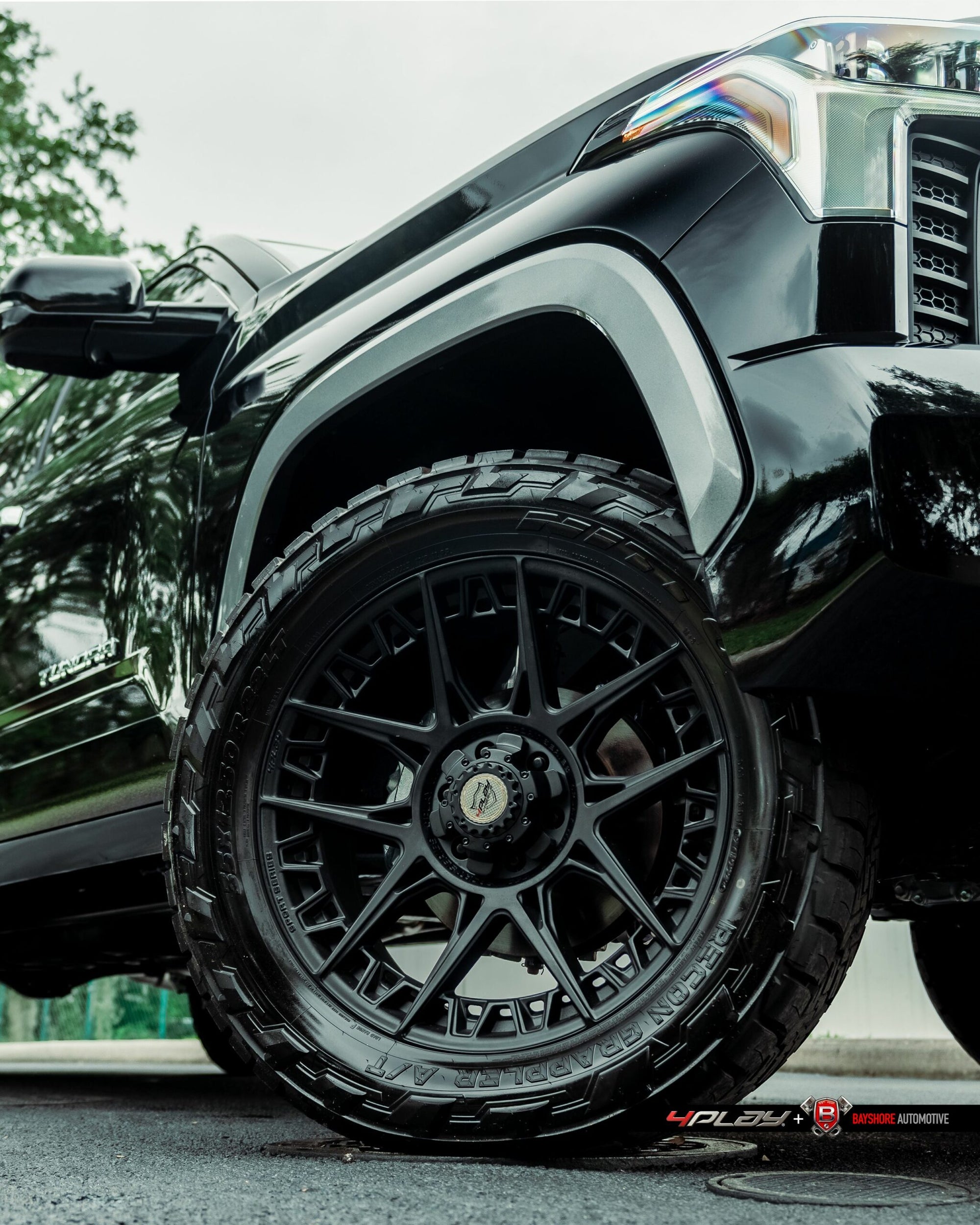 Toyota Tundra with 22×9 Wheels 4PS50 Sport Series and 35×12.5×22 Tires