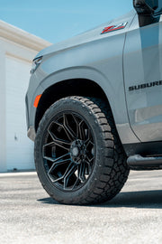 CHEVROLET SUBURBAN 4PLAY WHEELS 4P83 RIMS 22X10 33X12.5X22 TOYO TIRES STOCK SUSPENSION
