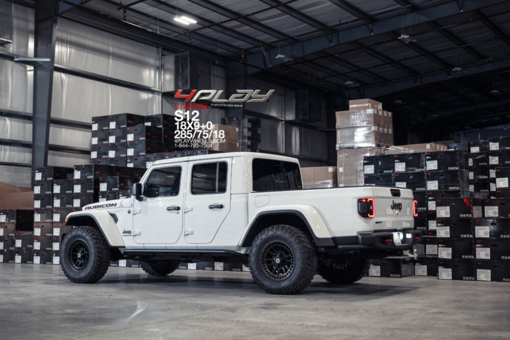 Jeep Gladiator with 18x9 Wheels 4PS12