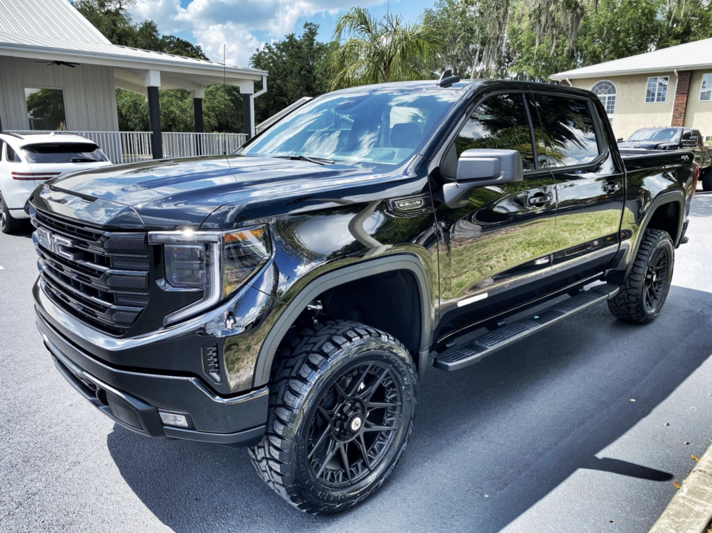 GMC Sierra with 22×9 Wheels 4PS50 Sport Series and 35×12.5×22 Tires