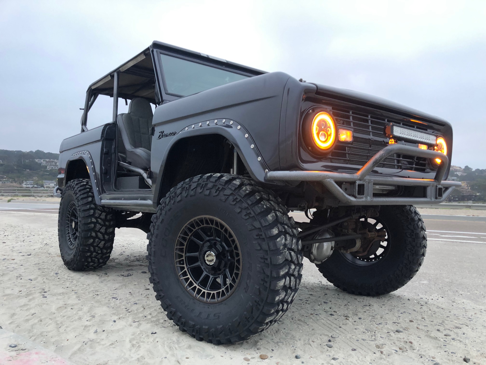 FORD BRONCO 1970 4PLAY WHEELS S12 SPORT SERIES 17X9 ON 37X13.5X17 COOPER TIRES 1480